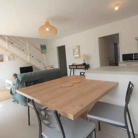 - Duplex Avec Terrasse, Plage, Restaurant Et Thalasso A Pied Apartment Benodet