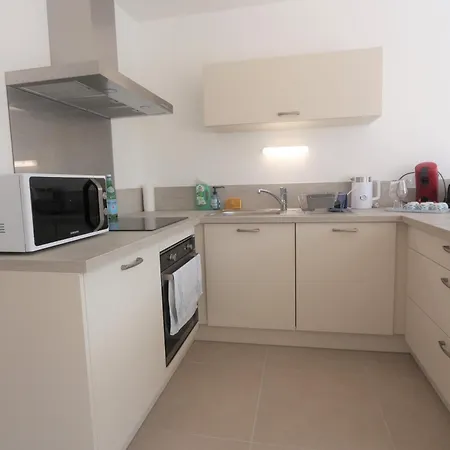 - Duplex Avec Terrasse, Plage, Restaurant Et Thalasso A Pied Benodet